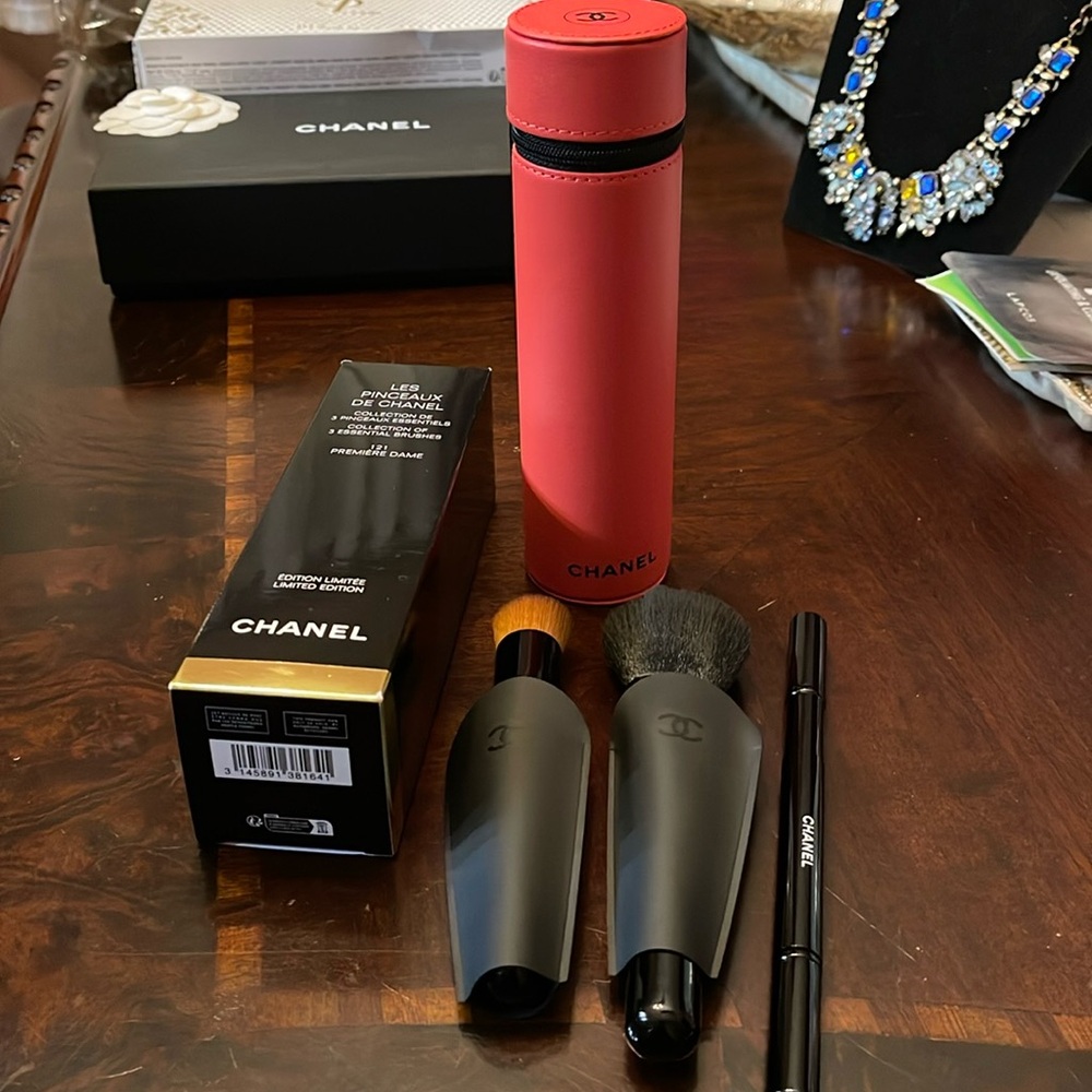 Chanel Limited Edition Les Pinceaux Brushes Set